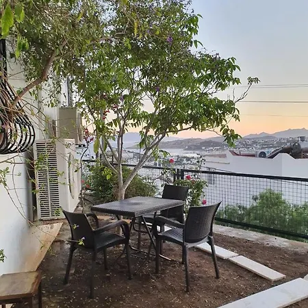 Vila Triplex With A Unique Wide View Of
