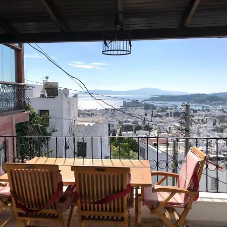 Vila Triplex With A Unique Wide View Of *