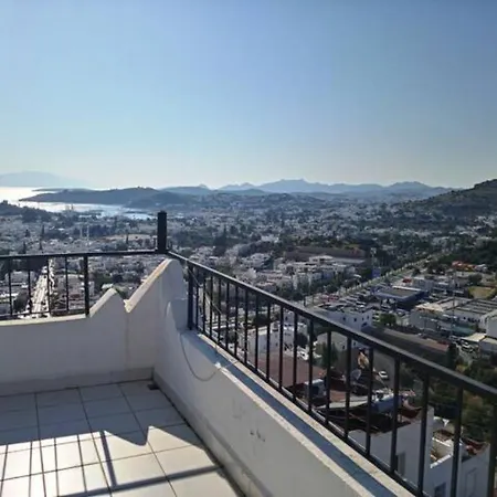Vila Triplex With A Unique Wide View Of *
