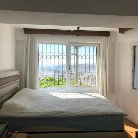 Triplex With A Unique Wide View Of Vila *
